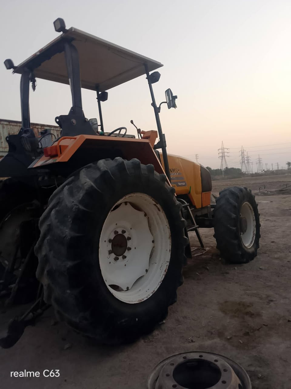 السلام عليكم
للبيع رينو 2002 حجم 140 رقم سنويه مكفوله المكينه جاهزه للكراب العنوان بابل الرقم للاستفسار ***********
