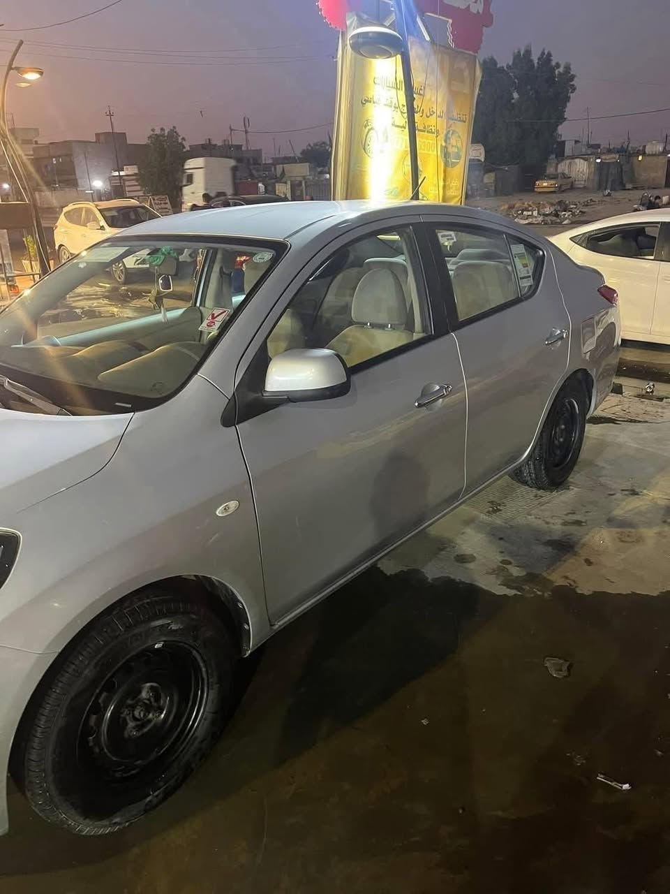 سلام عليكم نيسان صني موديل 19 لون سلفر ماشيه 155الف رقمها اربيل بسمي مبدل جاملغ امامي الأيمن وصبغ باب الايمن وباب الخلفي بيها جاملغ خلفي  وسونارها موجود بالصور  مكان بلديات شارع المرور ومدينه الصدر  وبلديات شارع المرور   سعر 95بيها مجال بسيط استفسار ***********
