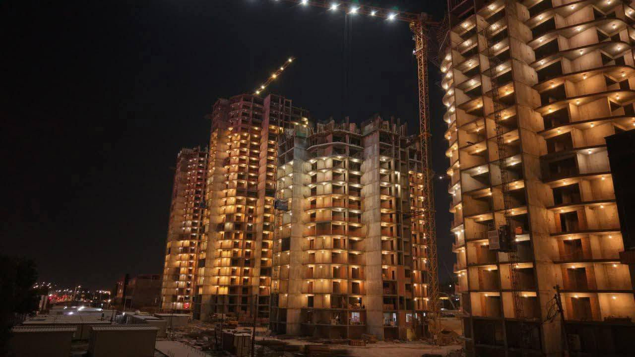 شقة للبيع #مجمع_ابراج_حرير_السكني مقابل #مول #العراق 
تتوفر_ شقق _بيع_اغلب _المساحات
شقة للبيع مجمع أبراج حرير السكني 
المساحة 165
3غرف نوم صالة مطبخ مجموعة صحيات تبريد مركزي كاونتر سخان مكنسة كهربائية مركزي 
سعر الشركة 325
واصل 70
موعد التسليم 1\1\2027
🔘 مساحات وطوابق متعددة 
اطلالة على مول العراق وجهة مميزة 

اسعار مناسبة جداً جداً واقل من السوك
📲 للاستفسار والتفاصيل واتساب فقط:
*********** ابو رضا للعقار
ابو رضا للعقار
 

✦ نستقبل جميع العروض البيع والإيجار في كافة مجمعات بغداد السكنية. 
🔷  الانستغرام:

https://www.instagram.com/bawabat_baghdad?igsh=dG5pODAxczdiNG14

🔷 تيك توك 

https://www.tiktok.com/@bawabtbaghdad?_r=1&_t=ZS-94aa79FIfUi
شركة بوابة بغداد للتسويق العقاري 
عنوان الشركة السيدية مقابل مجمع مارينا السكني 
مجاور مستشفى الملكي الاهلي 

#بوابة_بغداد_للسويق_العقاري
#اعرض_عقارك_ودع_لنا_التسوق✅
