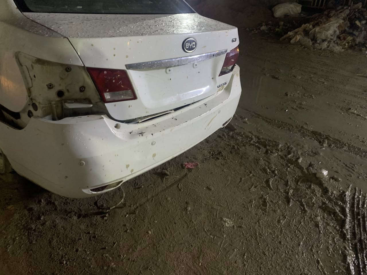 سلام عليكم غراض كلهن نضيفات بس وصخات بيهن طين.  شنو تحتاجون موجود شراي يتصل شنو يحتاج ويدلل مكاني بغداد بلديات ***********
