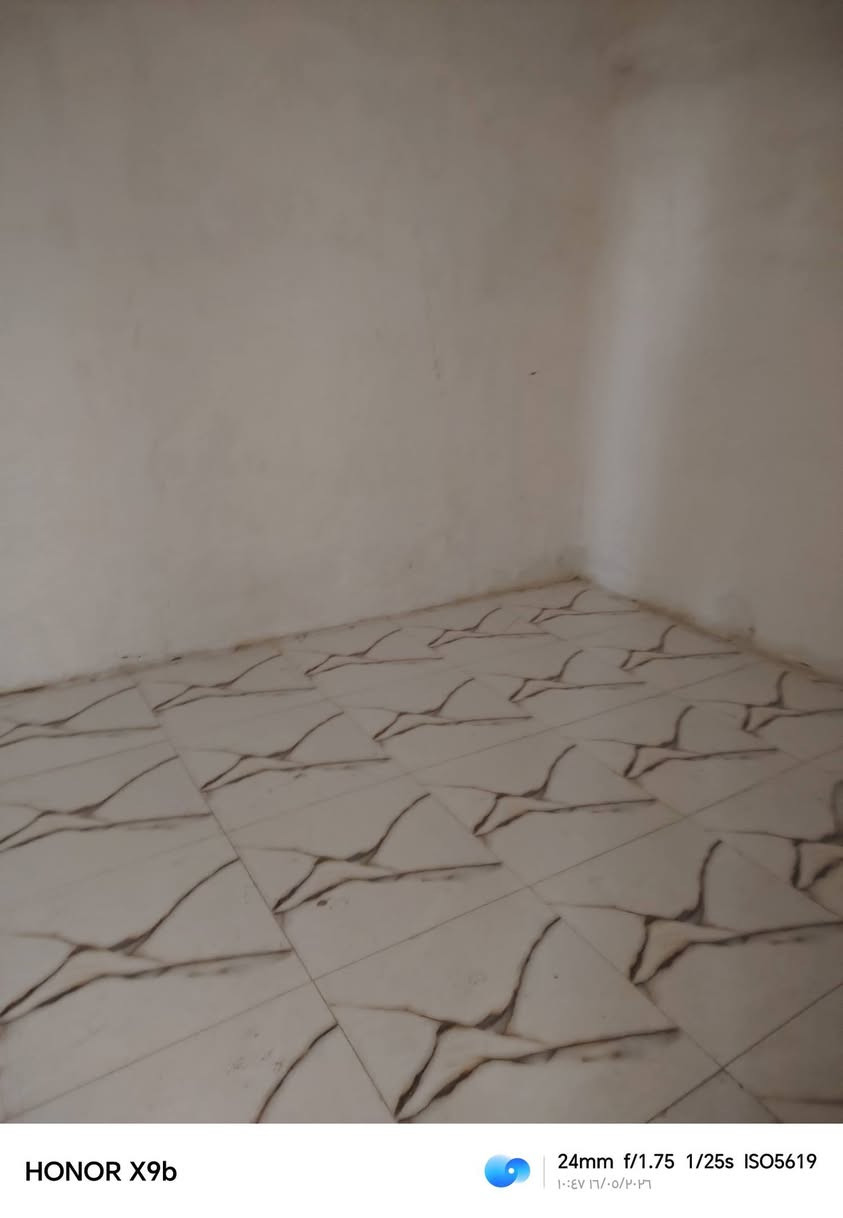 بيت البيع ماليه يم متزه حي الحسين بيت كلش حلو بي 3 بي مضيف خرف جوه وحدها فوك *********** بي وتساب
