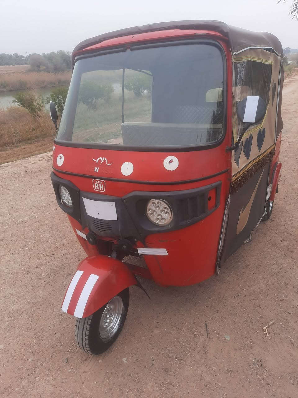 السلام عليكم تكتك هندي 2018 شهر  السادس ابلاديه لا خياس ولا ضربه ولا معجون ولا صبغ تخم تاير مكينه ستوته جديده كير جديد لا تبخير  ولا تنقيص كهربائيات كلهه شغاله دوشمه جديده أوراق كامله اصوليه المكان بغداد قرب المرور التاجيات السعر مليونين وبيها مجال لشراي الاستفسار *********** ]] ***********
