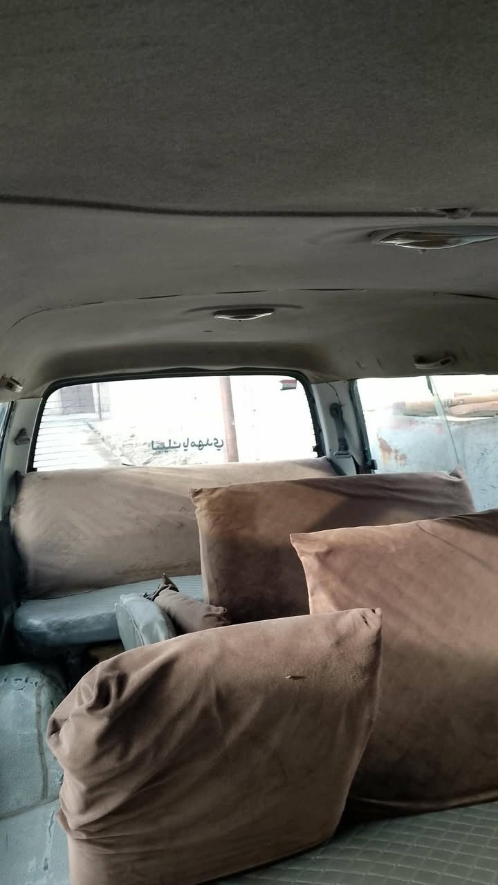 السلام عليكم بريجو للبيع موديل 96 بسمي مصفره رقم الكليزي تحويل ثاني يوم السعر 45 وبيها مجال مكاني بغداد المعامل الباويه رقم ***********
