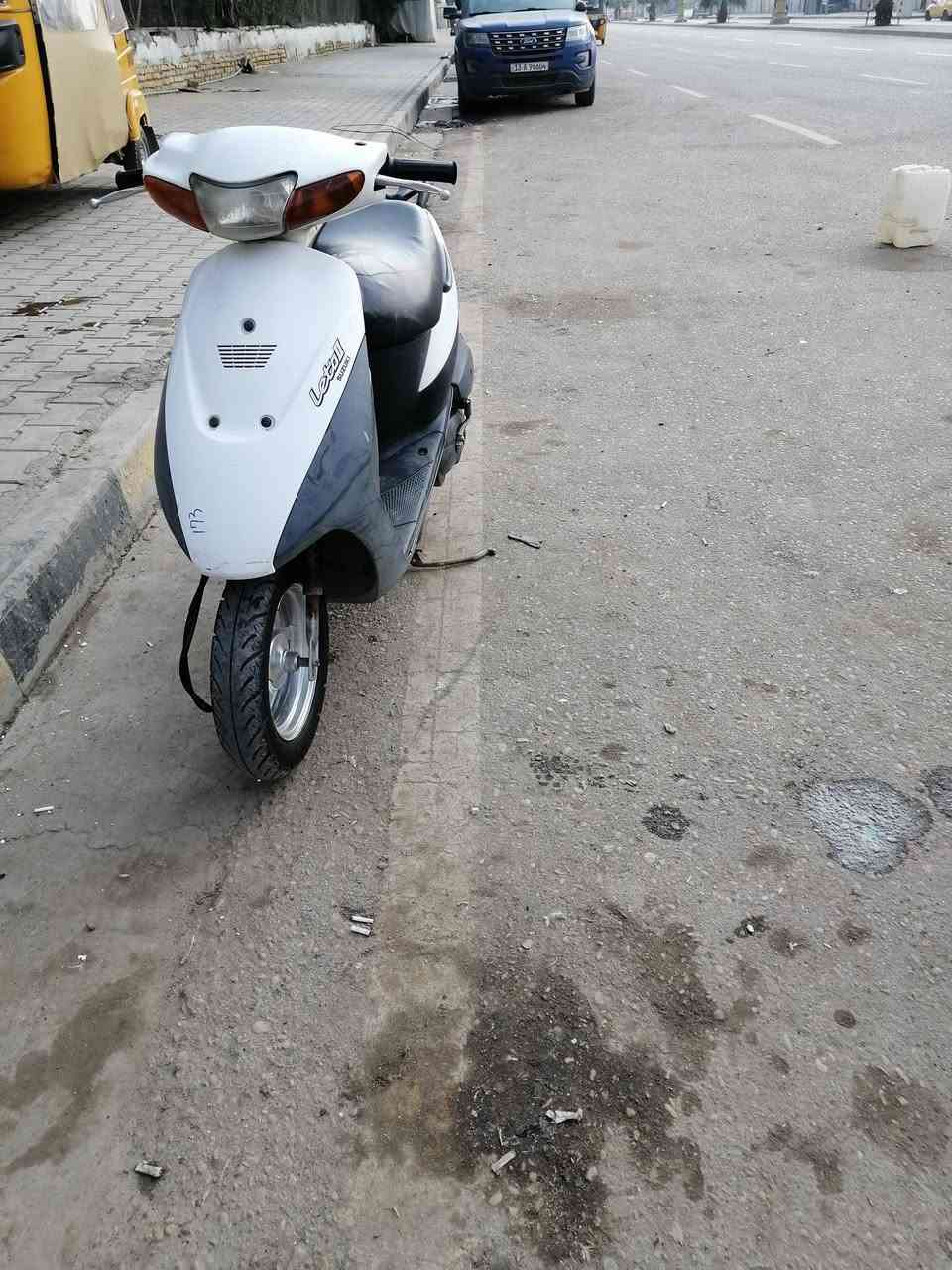 السلام عليكم دراجه ساسوكي جنطه للبيع نضيفه نكره سلف تخم تاير جديد كهربائيات شغاله أوراق كامله  دراجه حلوه نضيفه السعر 350الف بيها مجال للطيبين مراسله خاص او تصال ***********
