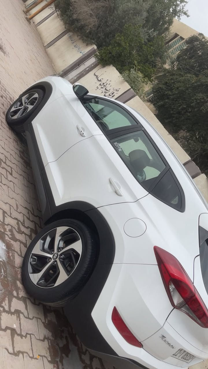 سلام عليكم سياره توكسان مديل 16سياره جديده حادثه جاملغ وبنيد امريكي ولسونر ب منشور لا لغدد ولا بيه دواخد بس الشاصي واحد منهن بيه هيج عل كد اصبعين يعني شي كلش بصيط الله شاهد سياره مبيه نقص وحلوه فول مواصفات عده الفتحه بصمه وبصمت بيبان صندوك كهرباء تحكمات يعني هيه فول عده الفتحه  مكاني حي اور  السعر 138 نهايته 
***********
