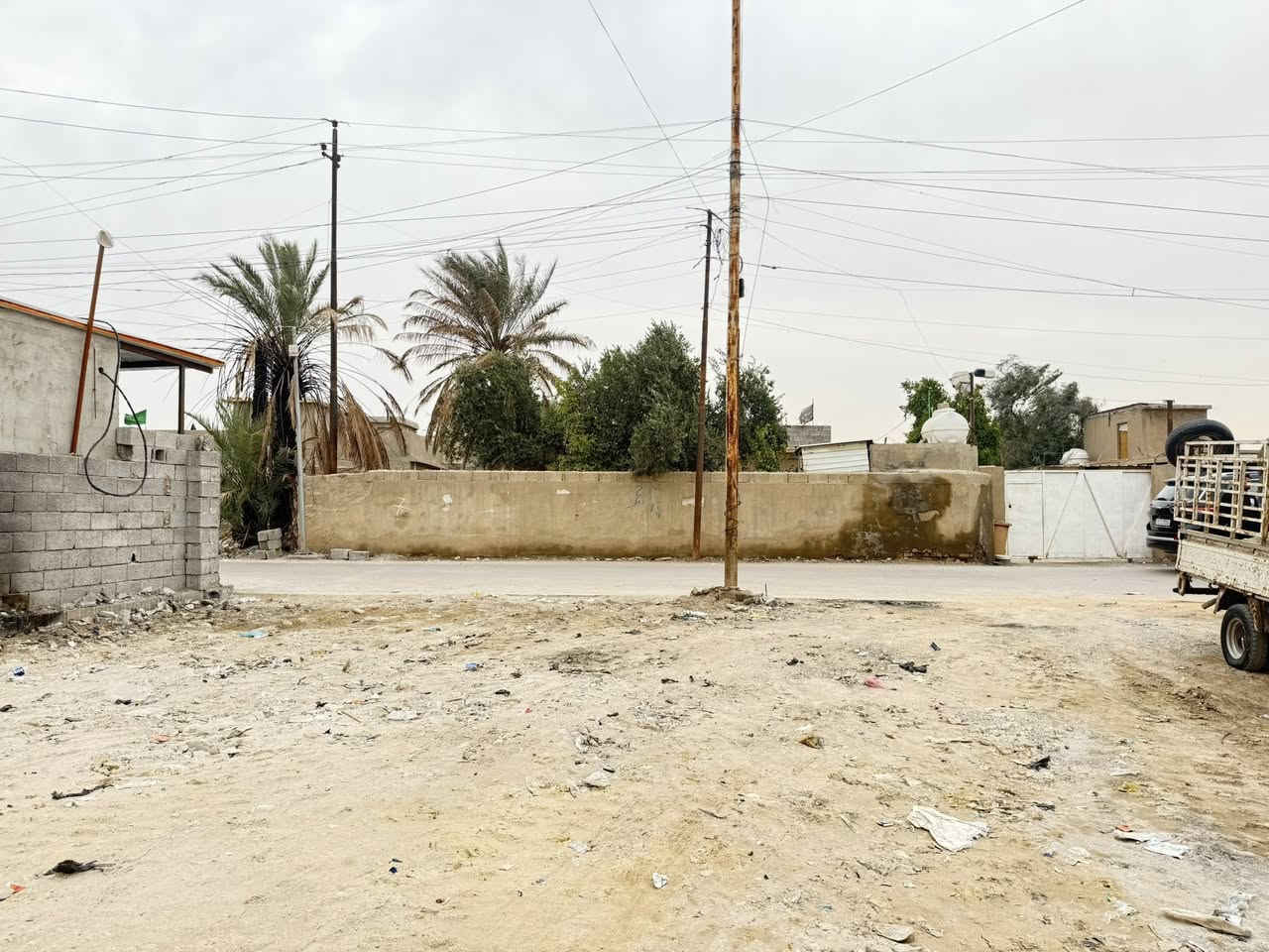 السلام عليكم
قطعة ارض طابو زراعي 

للبيع مساحه 360 متر 

جامع طه  قرب مجمع الفيروز السكني 

***********
