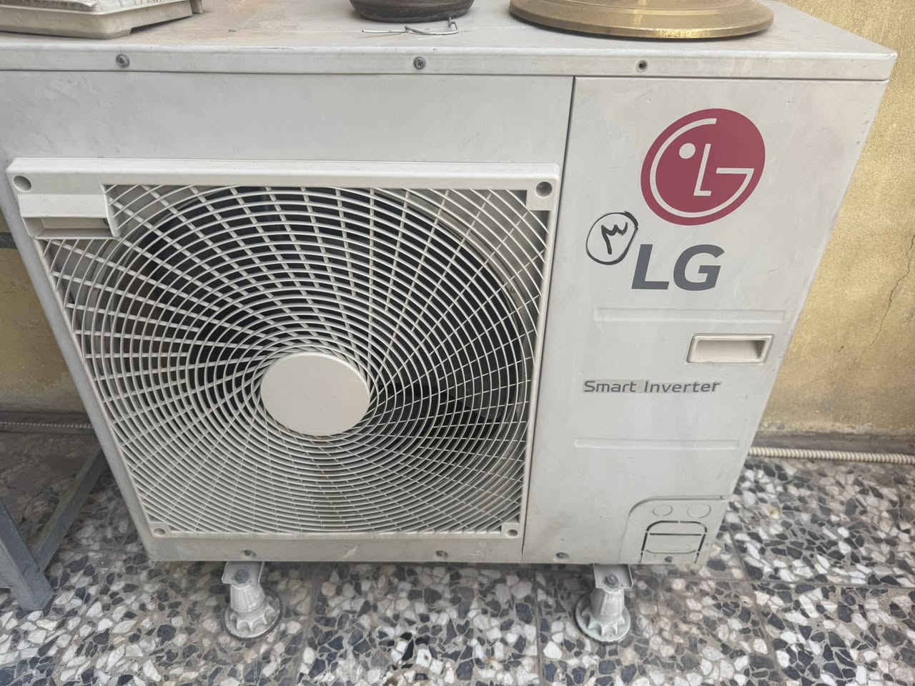 كنتوري انفيرتر3 طن LG بي مشكلة بالكارت 
مكاني بغداد 
***********
السعر 700 الف
