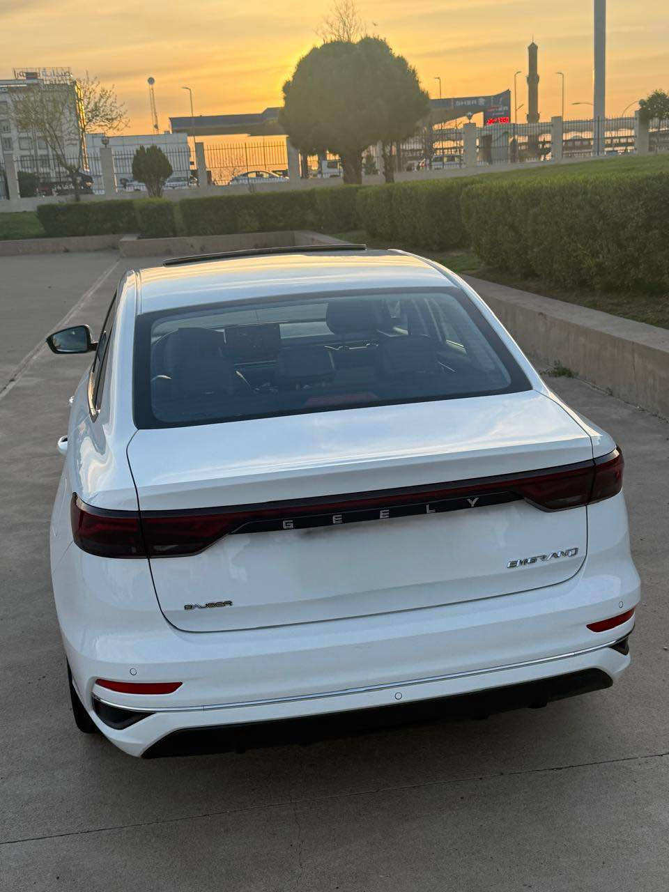 جیلی ئێمگڕاند2024
سفری کۆمپانیای باجگر ( زەمان 5 ساڵ )✅
فول مواصفات 
کلین هیچی نیه ٧٤٠٠٠ كم رووشتيه 
زةمانى شركةى ماوة 
سةنةوى ٢٠٢٨  يةك دةستة بى مةسروفة 
سعرى  ١٢٠ وةرةقة مةجالةلةكى کەم  تيداية
رەقم هەولیر 
شوین هەولیر 
0750 440 1960 أربيل, العراق
