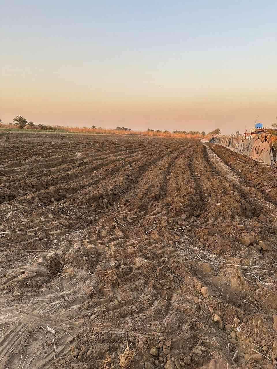 سلام عليكم
آرض للبيع كلش حلوة ومخدومه تحويل مباشر طابو سند/٢٥/مساحةً الارض/٤/دوانم تباع حسب طلب او كلهه كافة الخدمات متوفرة ماء اساله ماء سقي كهرباء تبليط عنوان بغداد اليوسفيه جسر صبار استفسار واتساب ***********
