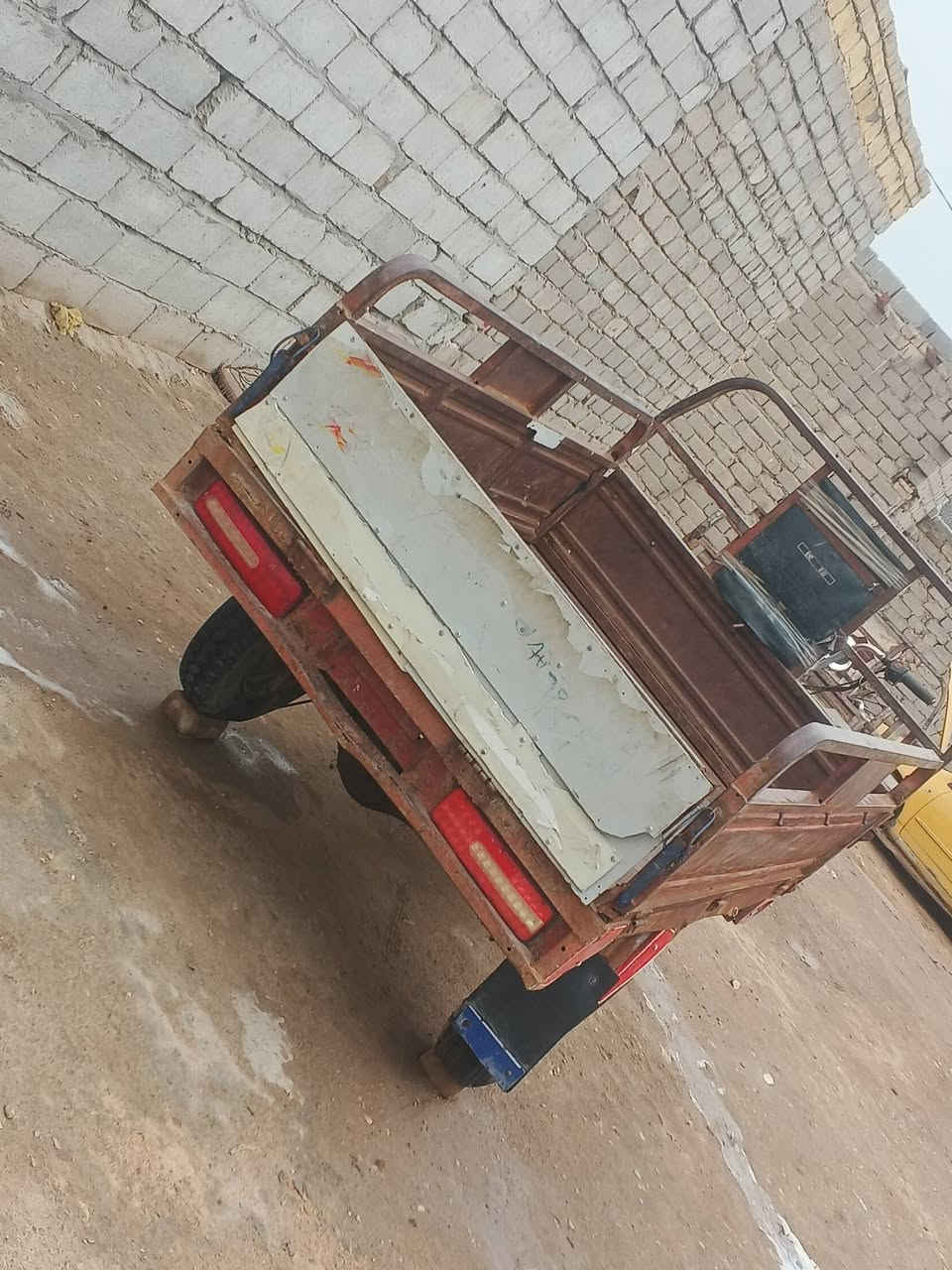 ستوته البيع مديل 10مكفوله وراق صولي ستوته كربلايه  نضيفه المكان ديونيه قضاء غماس  مليون 100  بيه مجال حك جيه ***********
