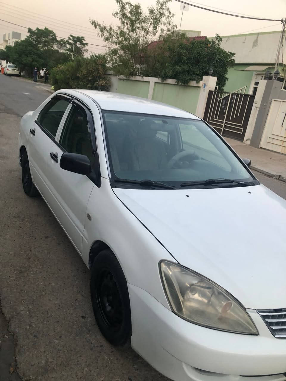 السلام عليكم
بو قروشتن لانسه ر ٢٠٠٧  هه ولير
٢پارچه ى بوياغه هه نديك به له و كارتى هه يه 
جوار تايه ى تازه يه 
مه كينه بچوك گير توماتيك 
سه نه وى به سه ر چوه مه سروفى تيدا نيه 
سعر ٦٧وه ره قه 
شوين هه ولير
***********
***********

