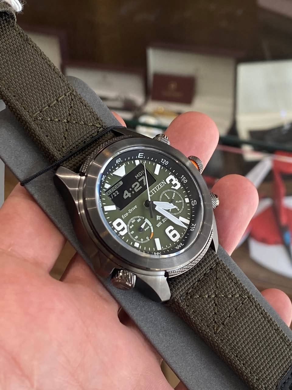 Citizen 

PROMASTER LAND

Series Solar Powered Eco-Drive

متوفر وكالة ضمان سنة 

قطر 43

سولر 

وضع توفير الطاقة 3 سنوات 

زجاج مقاوم للخدوش والصدمات 

مقاوم للماء 200 متر 

كرونوغراف 

تقويم دائم 

بوصلة 

توقيت عالمي 

توجد خدمة توصيل 

***********
