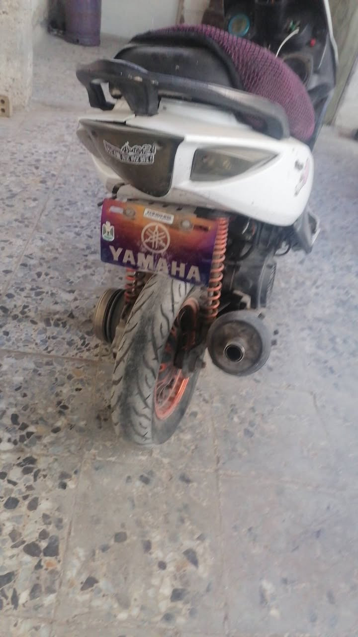 السلام عليكم دراجه ماكس مضلع 140شغاله كهربائية بوشه55 شغاله بيه نقص الدواسه السعر 300 وبيه مجال قليل الرقم***********
