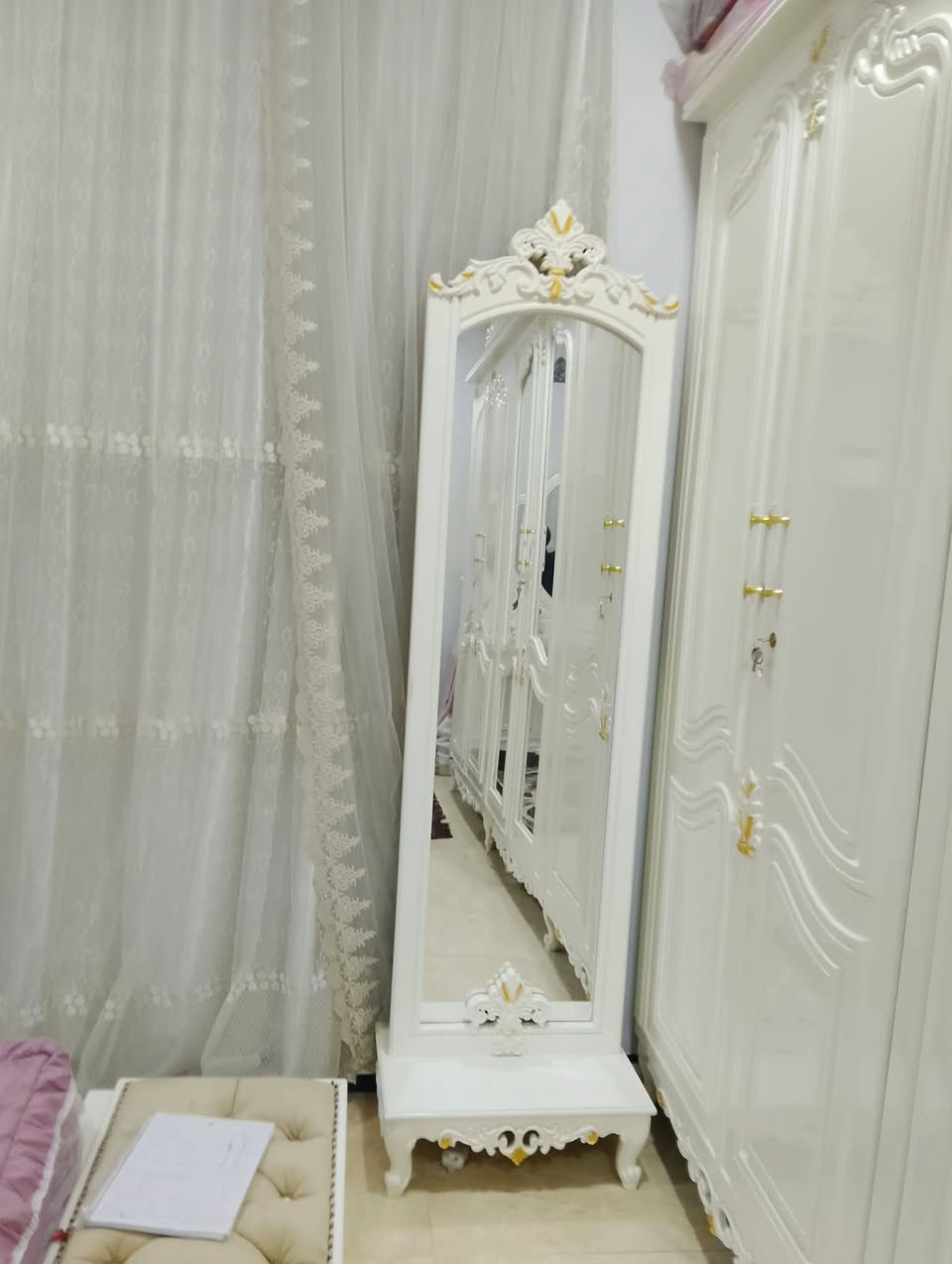 للبيع غرفه عراقي اي كسر مابيه الغرفه جديده المكان حله ابو غرق السعر 3  ونص وبيه مجال اتصال ***********
