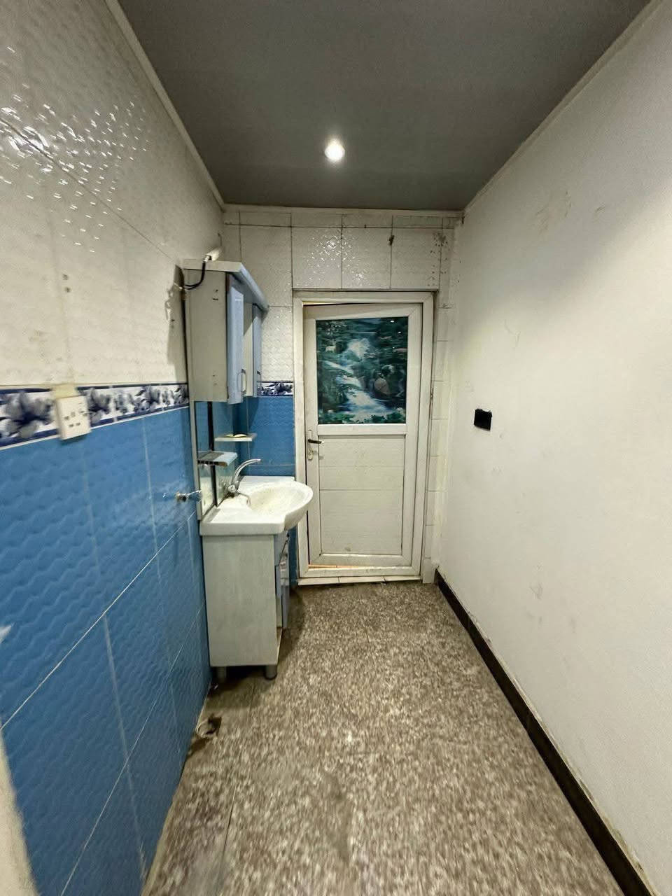 للأيجار دار تجاري  في #السيديه 📍
مساحه 150 متر نظام وحدات سكنيه يأجر بالكامل ✅🏠
 

يحتوي كل طابق على ⬇️
2 نوم وصاله ومطبخ وخدمات +الطابق الارضي يحتوي على كراج ومناور عدد 2 👌

الموقع السيديه الضباط عرض الشارع 20 متر ومقابل العقار ساحه كبيره تتسع 100 سياره ⚜️✔️

يمكن ان يأجر تجاري مثل معهد او مخزن او شركه توصيل او مجمع طبي او مركز تجميل او ما شابه ذالك من امور تجاريه 👍✔️
______________________________________
للأستفسار اكثر تفضلو بزياره مكتب الطائي للعقار 💎
السيديه شارع المركز عماره شركه السراب للمطابخ ✔️

او الأستفسار ع الارقام ادناه 📞↘️↘️ (متوفر واتساب )📌🔛
***********
