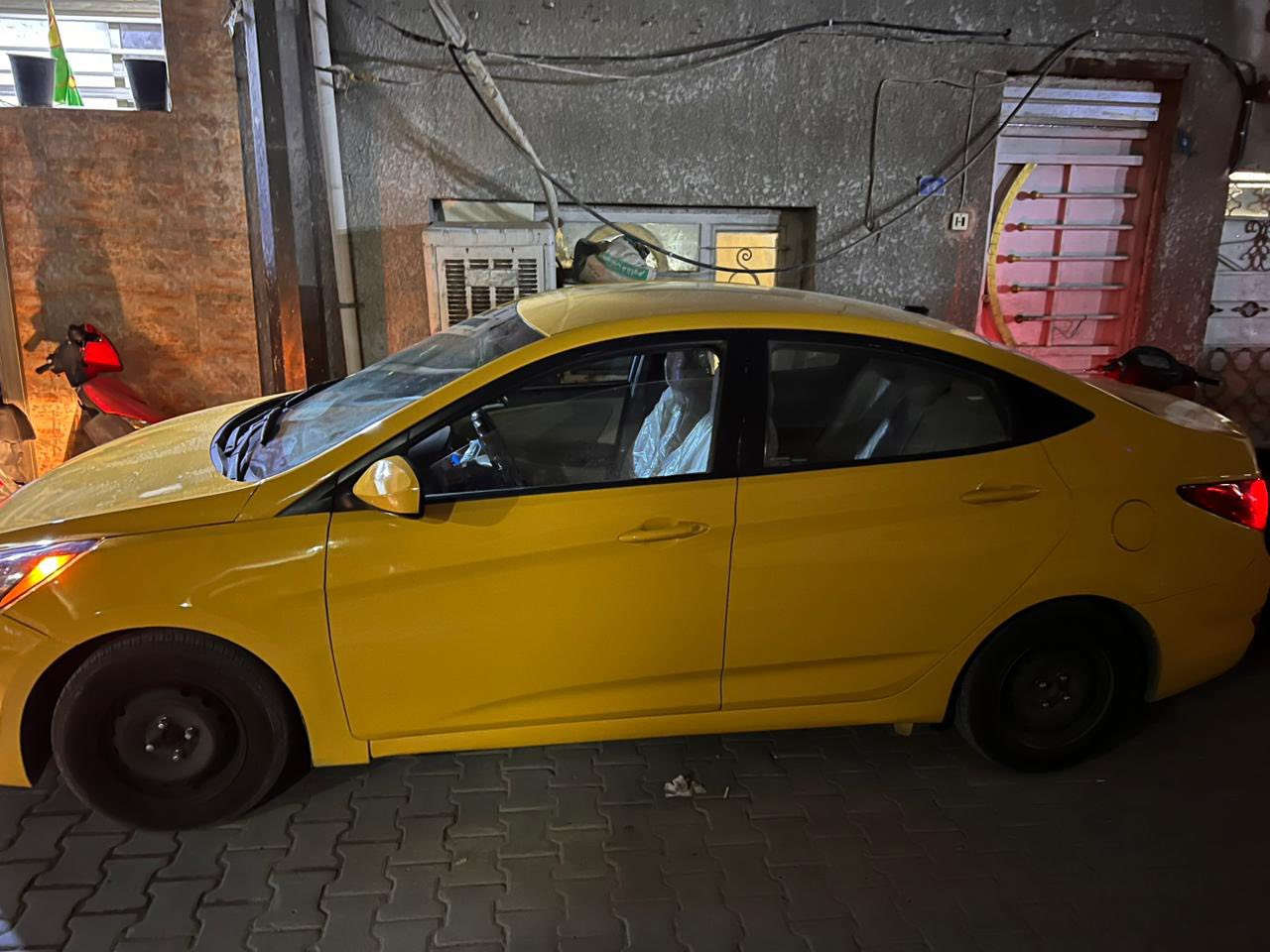 السلام عليكم هونداي اكسنت للبيع مديل 2014مصبوغة عام للجمالية مكفولة من الضربة صدر امامي خلفي جديد مكينة وكير خير من الله السياره جاهزة وارد أمريكي حادثة الباب الخلفي ورة السايق السعر 85وبيهة مجال الاستفسار ***********
