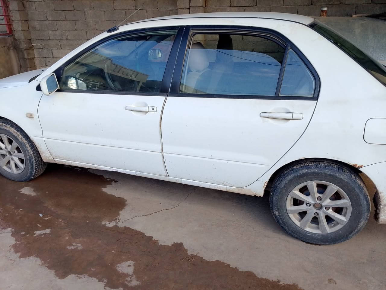 سياره مستبوشي للبيع موديل 2006 رقم انكليزي سنويه 2029 جديده كابون بيها تبريد تدفئة شغال داخلها نضيف كهربيئات كلها شغال تايرات نضاف سعر 80 وبي مجال رقم ***********
