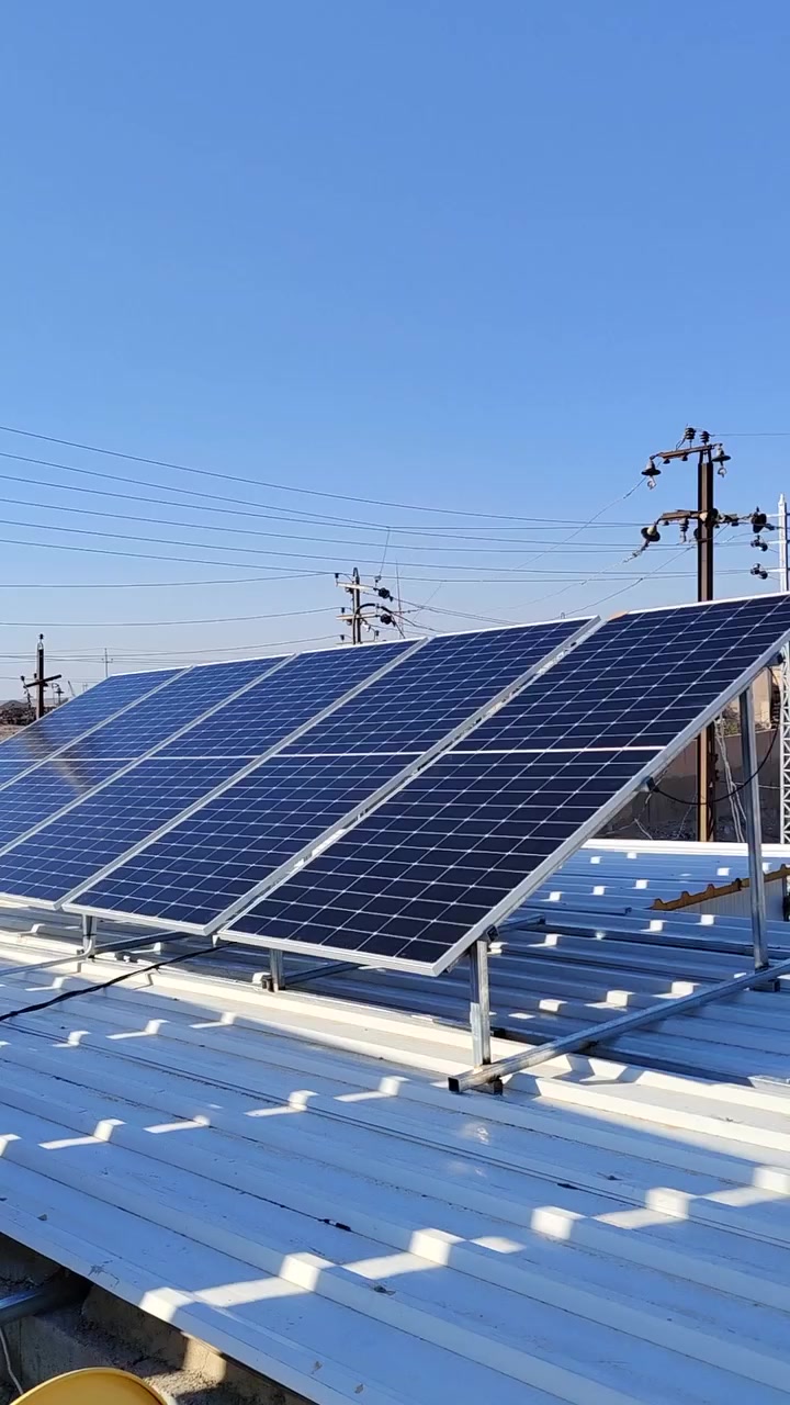 السلام عليكم ورحمة الله
رمضان مبارك
الطاقة الشمسية
نصيحة عند تنصيبك لمنظومة طاقة شمسية
الضمان يكون من شخص معروف ولاتغرك الاسعار
الضمان مو يوم ويومين ولاسنة وسنتين
الضمان راح يكون لفترة طويلة
بعض الشركات تكتبلك ٣٠ امبير وحقيقة ال ٣٠ امبير متطلع حسب عدد الألواح المجهزينها
اللوح تقل كفاءته بالضيف وتقل كفائته حسب اتجاه الشمس
اليريد امبير صافي لأغلب فترة من النهار
تكون حسابات وزيادة بعدد الألواح للتعويض

وأيضا عدم تركيب الألواح خلف استارة السطح ويصيبها ضل انتبه انتبه انتبه
تعاملنا مع الشمس.. نحسب اللوح يكون معرض بالكامل لأطول فترة لأشعة الشمس
وأيضا للتجهيز الليلي
الضمان الضمان الضمان
من شخص يضمن لك ويتواجد لأكثر من ٥ سنوات
المهندس مصطفى جلال
***********
