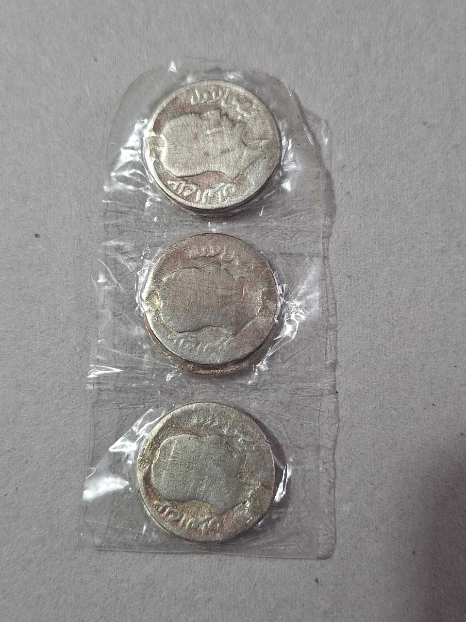 قرانات فضة عدد/٦ حالة وسط  السعر ٨٠ ألف


**إذا كنت صاحب هذا الإعلان وتريد حذفه لأي سبب، رجاءا أرسل رسالة إلى الدعم الفني**