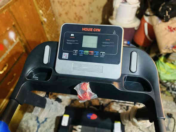 جهاز جري 🏃 ستعمال قليل جديد 🆕 يحمل وزن 150 سرعته 140 وشرط عل فحص مكاني نجف سعره 150 قفل مستعجل 🪐 ***********
