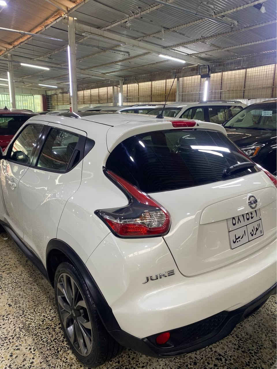 نيسان جوكى موديل 2018 شه ركه مو هند سه ياره يه كى زور جوانو نويه فوول فول مواسه فاتى توربويه سه ياره كه 117هه زار رؤيشتيه سه ياره كه يه ك بست قه له م كارى هه يه قوپه كى له ده ركه ى پشت سه ياقى هه يه لاى بنى سه ياره كه داواى 116وه ره قه ى ده كه م كه مى مه جال 
*********** أربيل, العراق
