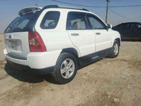 سلام عليكم 
كيا سبورتاج 2010
كير محرك كله مكفول 
داخل خارج كل مفول سياره خير من الله 
فقط بيه صبغ قطعه ونص بدون دواخل تحويل ثاني يوم 
سعر 130وبيه مجال

‏‪0777 761 5870‬‏
