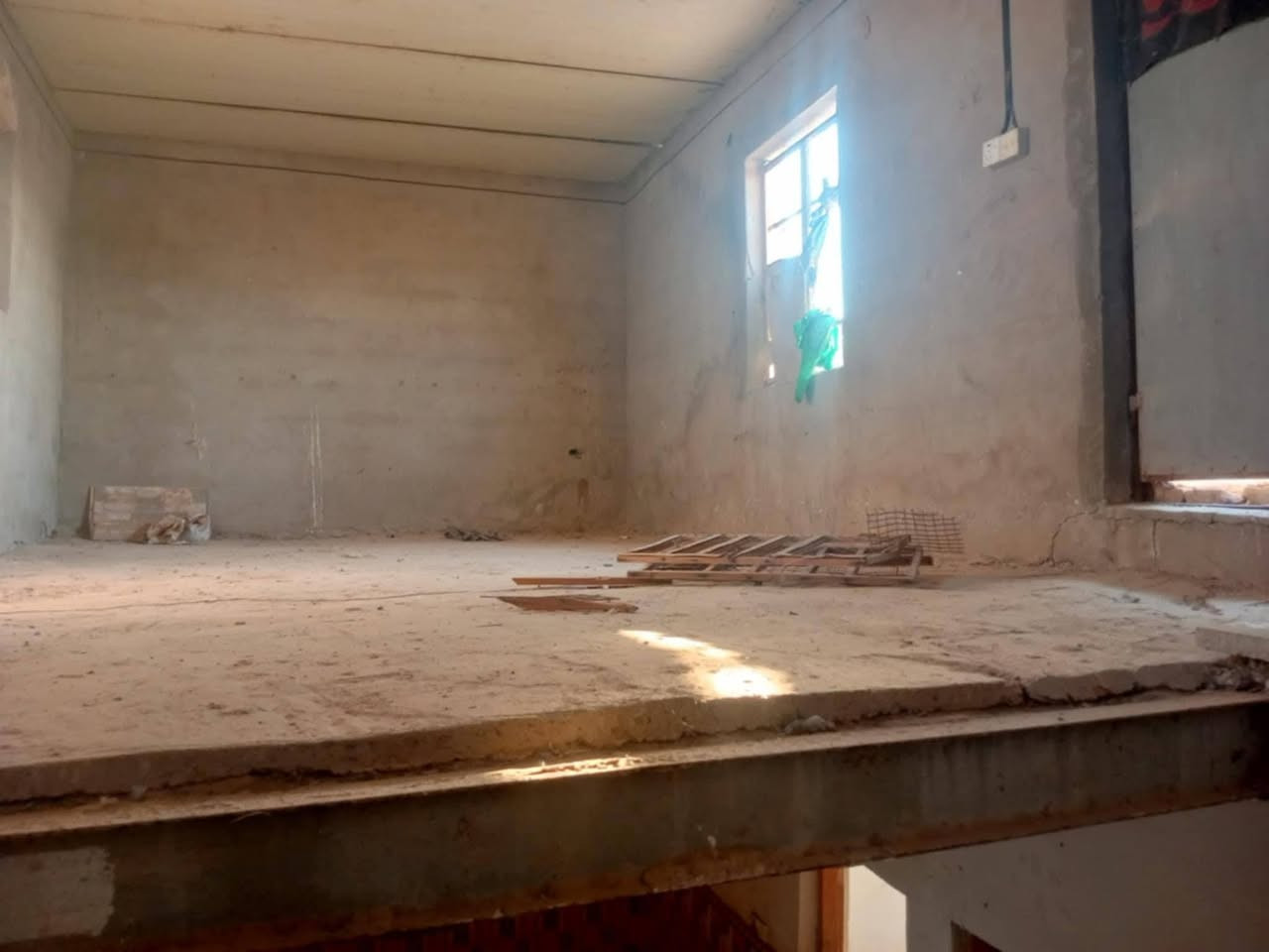 سلام عليكم بيت بسبع قصور شارع ابو احمد يم لحميد لبيت قريب عل شارع رابع بيت بل فرع مساحه ١٥٠بلوك عكاده عوزه ترتيب سعر ٤٥ وبي مجال ويرهم قصد مقدمه ٢٥ رقمي *********** واذ مراوس هم عادي
