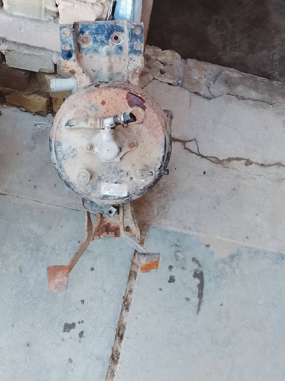 سلام عليكم غراض بنكو ثري للبيع قيم وخذ 
شاشه هيه والكامره شغاله 
سستم حساسات شغاله
مسجل ابو الكاسيت قديم هوه والفيشه شغال 
جامه خلفيه نضيفه 
درج مال محجر واحد 
شوته نضيفه 
ماطور مال ماسحه اصلي شغال 
بنيد 
مكاني بغداد معامل الحسينية 
اي شي تريده راسلني واتساب 
***********
