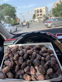 تمر بريم لاوي درجه اولى الباكيت وزنه اكثر من 2 كيلو  سعر الباكيت ب7 ون...