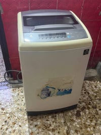 غساله شغاله نضيفه كلشي ما بيهه سعره ٢٠٠ مكاني بغداد الجديده 0771362686...