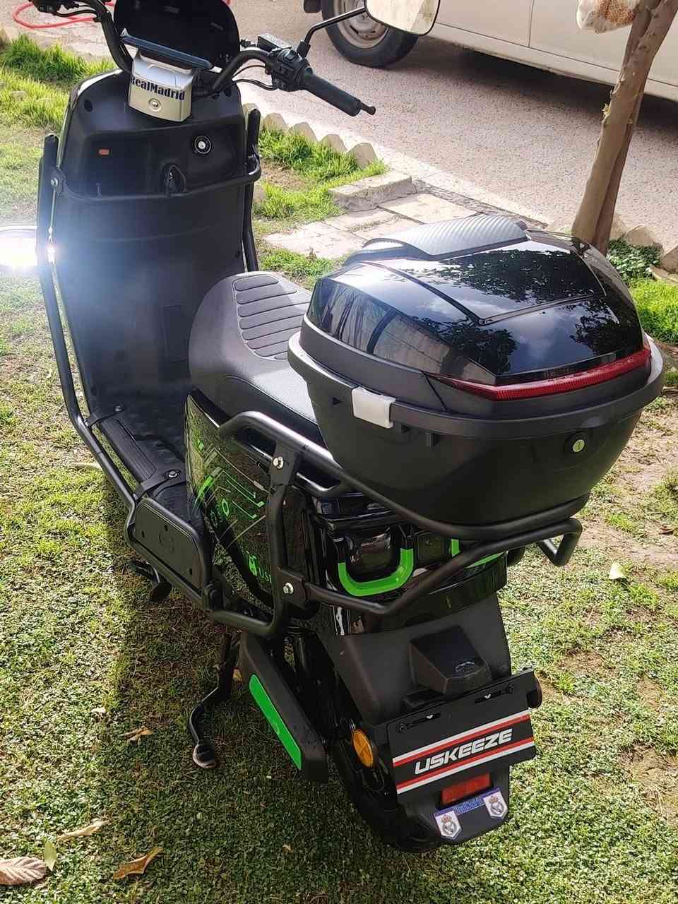 حساس بريك دراجه جديده عله وضع الشركه ما صار شي من شتريته بطاريات ما مستهلكه 
مكفوله كفاله عامه كهربائيات كله شغاله 
السعر سعر 720وبي مجال دراجه جديده لوك 
مكاني موصل أيسر ***********واتساب موجود
