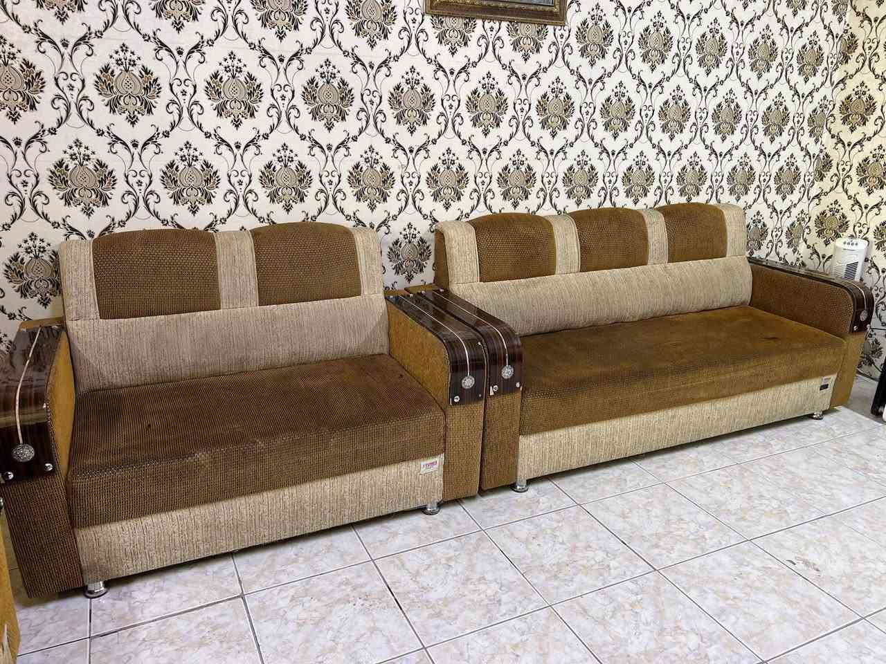 تخم 10 مقاعد و 9 مقاعد السعر 200
ديوانيه مجمع الزيتون
***********
