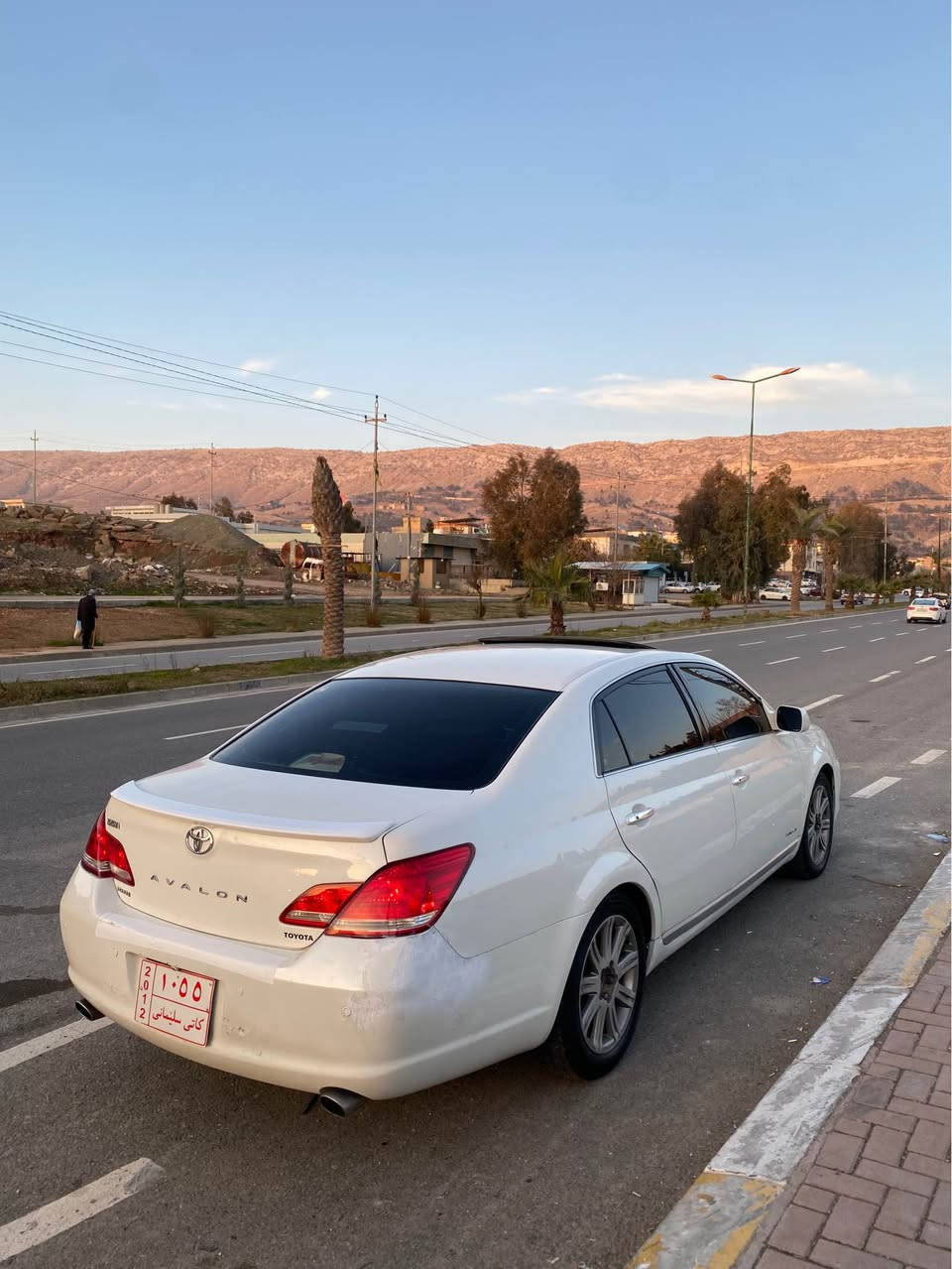 سەرەتا بەناوی خوودا 
Toyota avalon 2009 بڕاوە 
سەیارەکە ئەمریکیە بڕاوەی دوبەیە قەپاتە تەنها بەسمە نییە بێ چاڵو بێ شوختە  دوڕەنگی نییە پارچەکانی جوانە هەموو گیانی بەشەرت گێڕ مەکینە تەقەو ڕەقە برێکی بەستاوە ساردوو گەرم ئیش دەکات بەستراوە کامل زینۆنە کامل کەمەلیاتە گەنجانەیە چوار تایەو ویلی لۆکی لەژێرە مەکینەی بوخاروو دەکەڵی نییە سەوتی دیجیتالیشی نییە بەشەرت بێ  لێدراوە ماڵی مەدەنی بەشەرت سەیارەکە لەساخێک جوانترە 
شوێن کۆیە 
٠۷۷۳۱۷٤٥۳٤۲
٠۷٥٠۳۱۹۷٥۷۹ كويسينجاك, أربيل
