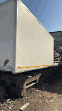 حافظه للبيع  طول 5ونص.  ارتفاع 2ونص  العرض 2 وعشره  سعر 4$  0770928301...