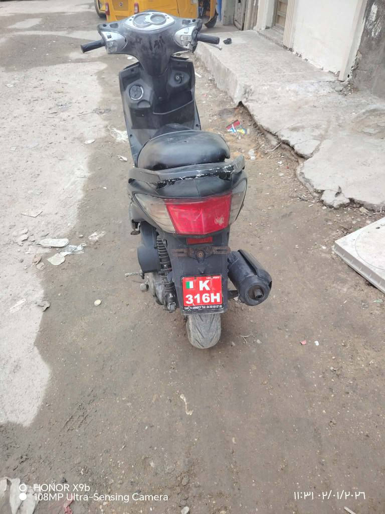 السلام عليكم 
دراجه سكنس فحل كابريتر 
دراجه شغاله سلف هندر كهرباء 
كيج بانزين كيج سرعه كيلو متر شغالات
محرك مجفت صوتها ناعم
للبيع 400 مجال بسيط
نقصها جاملغ امامي 
أو مراوس ببريز 
مكاني بغداد الشعب
الشراي يتصل 
خاص أو واتساب 
***********
