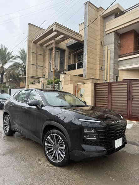 السلام عليكم 
جيتور  داشنك

 JETOUR  Dashing luxury 

موديل 2024 

ضمان 10 سنين من وكالة هارلم

المحرك: 4 أسطوانات 1600 تيربو ✈️🚀

196 حصان

ناقل الحركة: اوتوماتيكي من 7 سرعات

العداد: 18000 وقابل للزيادة

رقم بغداد باسمي 

*المواصفات*

* إطارات قياس 20 إنچ

* فتحة سقف بانوراما

* 6 وسائد هوائية

* كاميرات محيطية 360 درجة

* شاشة التحكم بقياس  15.6إنچ

* لوحة القيادة الكترونية 

* نظام الملاحة خرائط GPS

* نظام كار بيت لعرض شاشة الهاتف المحمول

* بلوتوث / هاتف السيارة

* نظام أوامر وتحكم صوتي

* نظام صوتي 8 سماعات 

* شاحن هاتف لاسلكي سريع

* رادار تفاعلي

* تحذير مغادرة المسار

* نظام القيادة شبه الذاتية

* نقطة عمياء

* حساسات أمامية

* حساسات خلفية

* نظام تحذير الاصطدام الامامي والخلفي 

* نظام الفرامل اليدوية الاوتوماتيكي Autohold

* وضعيات قيادة متعددة

* دخول ذكي (بصمة)

* تشغيل عن بعد

* صندوق كهربائي 

* مقصورة الركاب من الجلد الفاخر

* مقعد السائق والراكب كهربائية

* مقعد السائق مع ذاكرة لحفظ وضعيات الجلوس

* مقعد السائق والراكب مبردة

* مقعد السائق والراكب مدفئة

* إنارة محيطية

* موسيقى ترحيبية

* عتبات الأبواب مضيئة

* مصابيح أمامية أوتوماتيكية زينون مع مصابيح نهارية LED

* نظام التحكم الذكي بالإنارة العالية

* المرايا الجانبية قابلة للطي كهربائياً

* مرايا بخاصية التعتيم الذاتي

* نظام مراقبة ضغط الاطارات

* نظام تنقية الهواء مع شاشة لعرض البيئة الخارجية

*داخل ابيض

* حساس للمطر

ومواصفات أمان أخرى

السعر:26 مليون و250 

وبيها مجال بسيط 

مكان السيارة 

بغداد

للاستفسار الاتصال على الرقم

***********

***********
