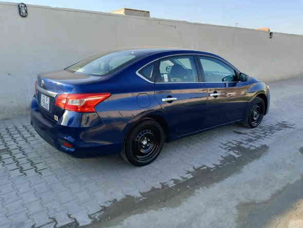 السلام عليكم للبيع نيسان سنترا موديل 2018 وارد امريكي صور الحادث بل المنشور والسونار  بدون دواخل كير ومكينه 1800 نضيفه تخم تاير جديد رقم بغداد الدولي بسمي ماشيه 136 لف سعر 92 مكان السياره بغداد اتصال ***********
