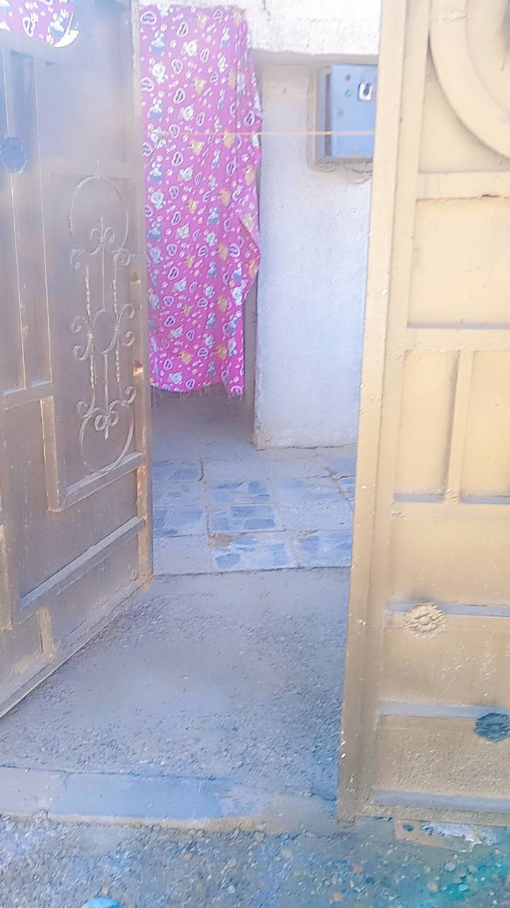 السلام عليكم بيت للبيع المساحة 120 متر السايد الواحد الكرغولية مقابل ماركت الهدى يحتوي على حمام خارجي خارجية وطرمة كبيرة واستقبال كبير وغرفتين ومطبخ وحمام داخلي
الاتصال ***********بي مجال
