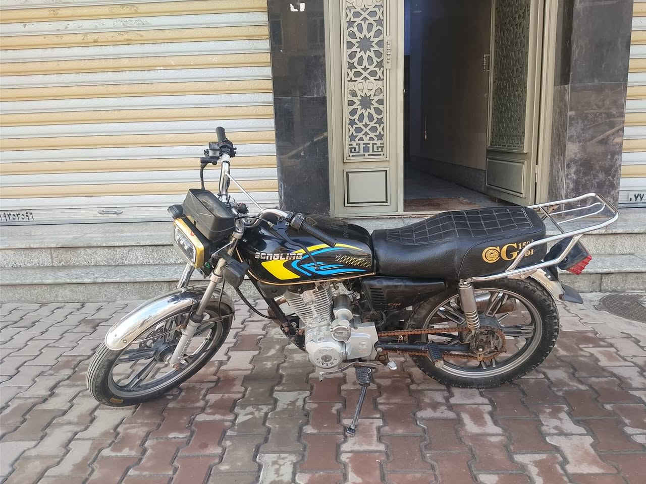 سلام عليكم أيراني موديل 2020 أوراق أصولي كمرك مدفوع وموجودة الوصولات بس الدراجة كلشي بيها 23 محرك 200cc نضيفة لا تبخير ولا نضوح دراجة كلش حلوة ومرتبة كلجات رياضي جدد 
مكاني بغداد: الغدير
السعر:650 وبيها مجال حك الجية 
واتساب: ***********
