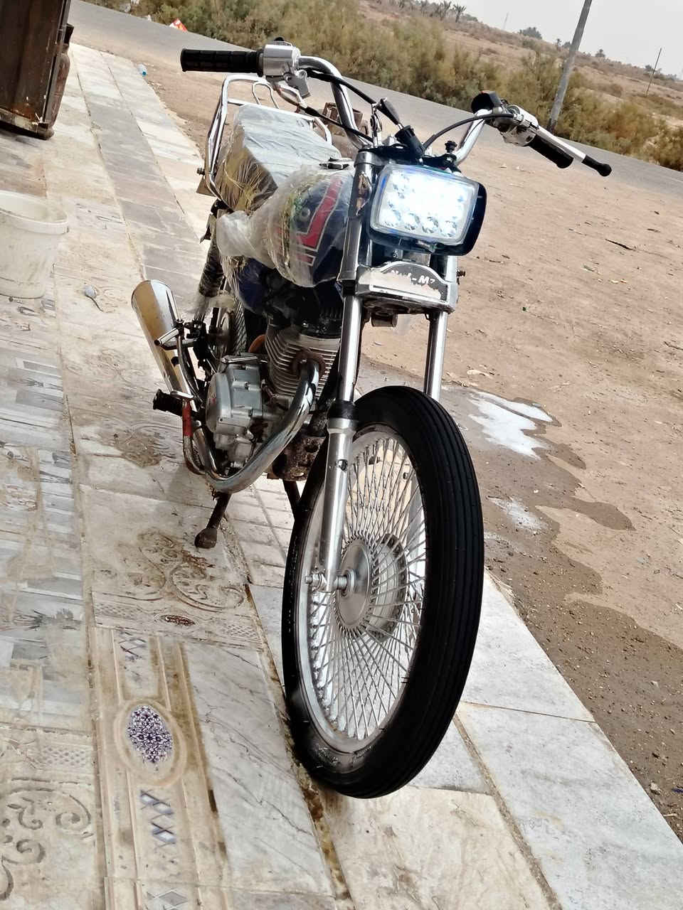 السلام عليكم نامه. شبه اصلي موديل 20فافونه ورقم شاصي ومكينه كله 20طبق الاصل اوراقه ضايعه ابيعك كلك تايرات جدد مكينه بجيس مفتوحه عوزه ترتيبات بصيطات ليته موجود ضفيره توني شاده بس تربط الليت
دراجه نضيفه وجاهزه اتعهدلك سرقه وعشائر 
السعر 375وبيه مجال بسيط كلش 
العنوان ذي قار الغراف 
***********اتصل وانه خادم
