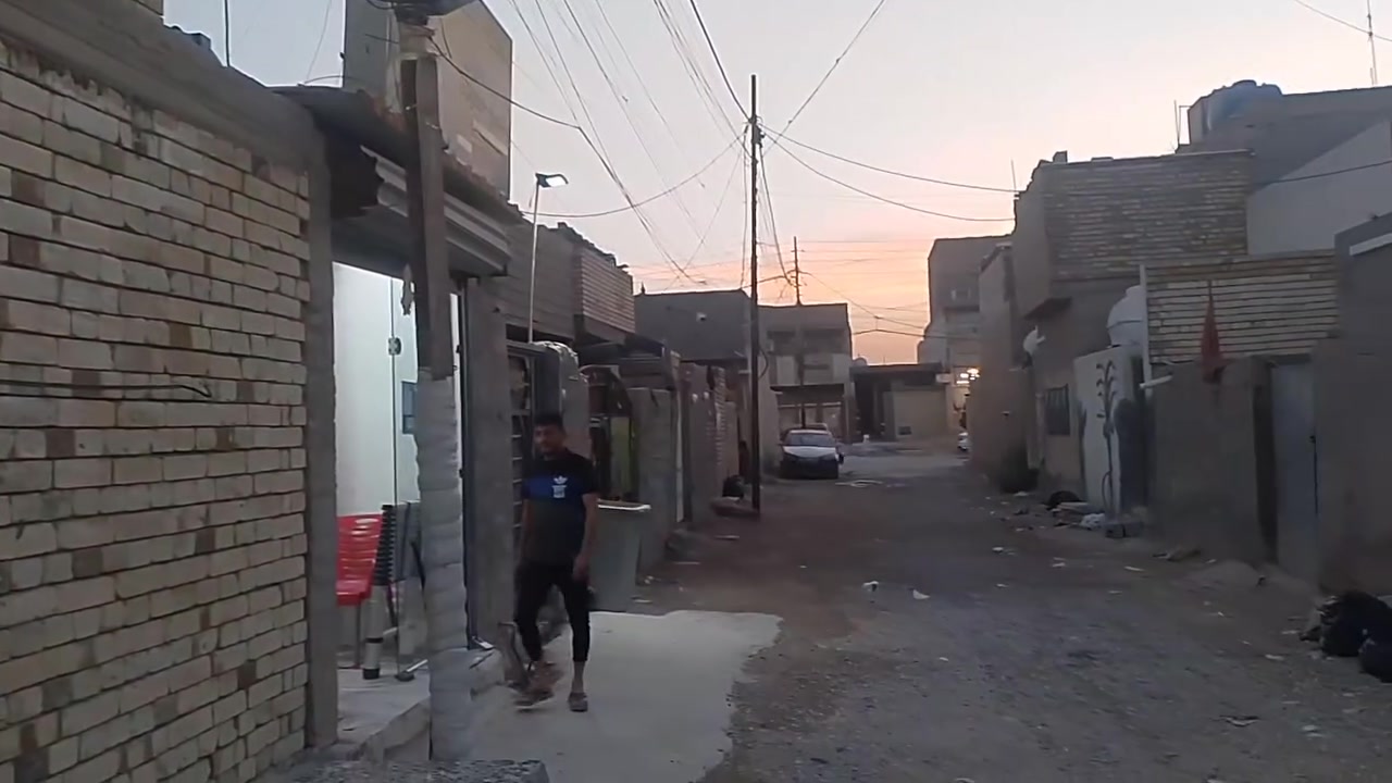 السلام عليكم من رخصة الادمن عندي بيت مساحة 100متر 5*20 بيت طابقين كامل خدمات كاملة في منطقة المعسكر بلديات علما البيت صار 15 يوم من كمل  الاتصال على هذا الرقم ***********
