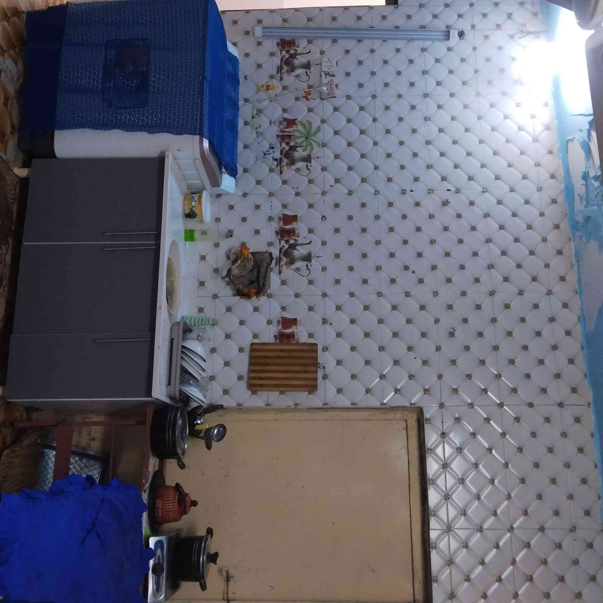 السلام عليكم دار للبيع 100 متر طولاني غرفة وصالة ومطبخ ودوانية
حمام داخلي وخارجي ومخزن العنوان 
خلف الامام العباس منطقة حي الصدرين ارض عبدالله رقم الهاتف للاستفسار ***********
