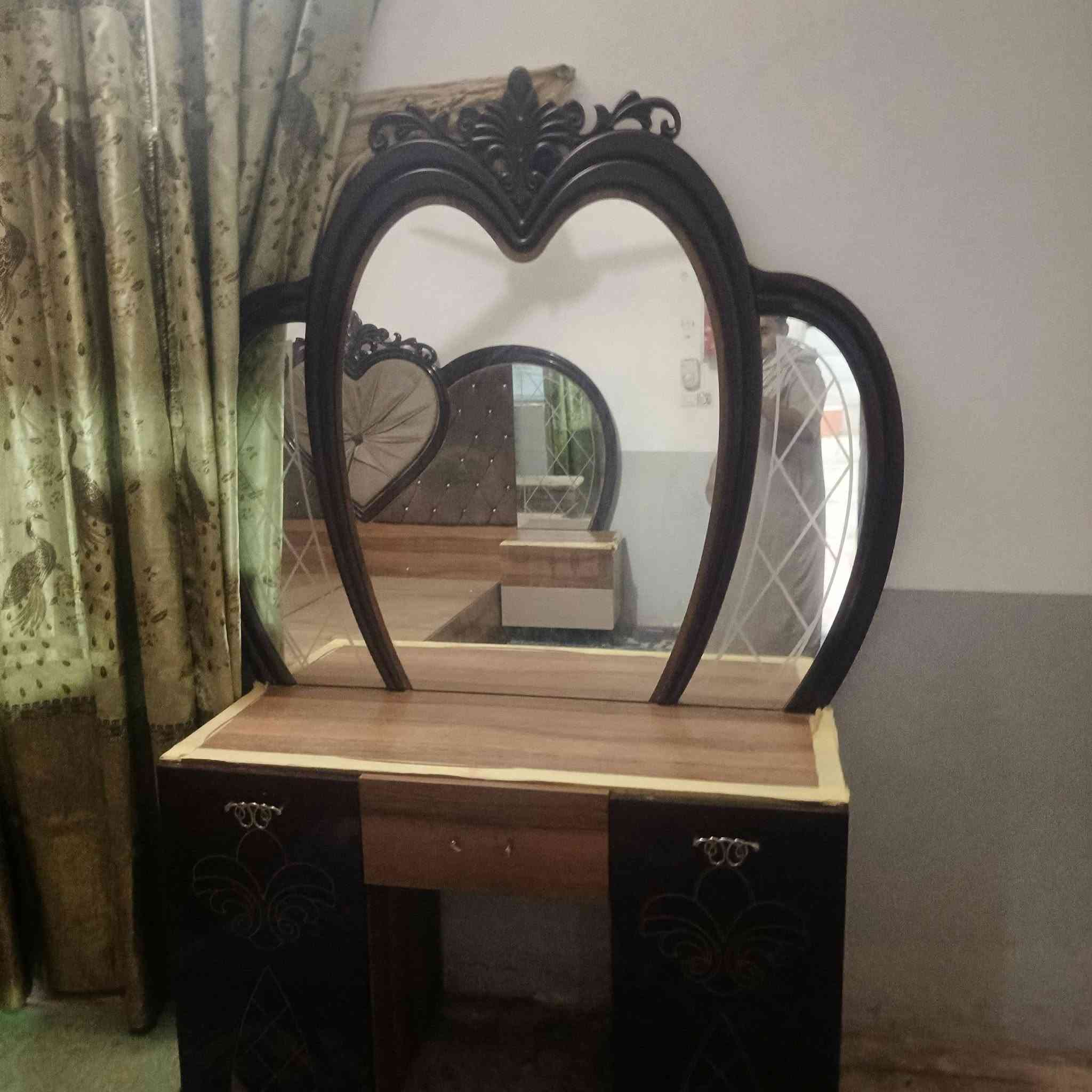 غرفه مستعمله تركي نضيفه للبيع اتصل على الرقم وتدلل ***********
