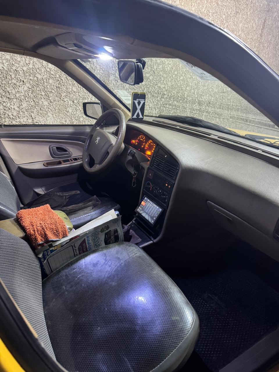 السلام عليكم بيجو لميس موديل 2015 كير مكينه مكفوله مابيهل ضربه بس طخت خفيفه سياره خير من اللّٰه مكان بغداد حي اور سعرها 37 وبيها مجال قليل رقم ***********
