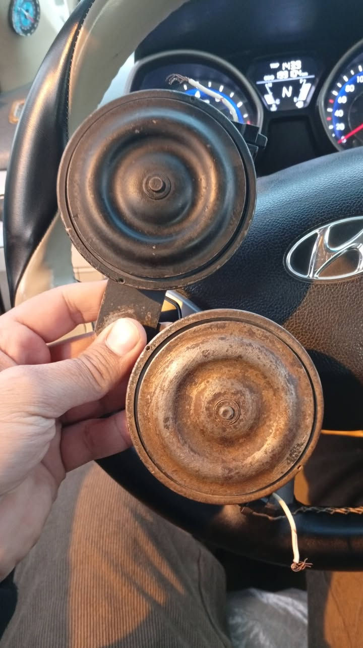 سلام عليكم هورنات سيدان فيشه حمره بيشه سوده البيع السعر 150وبيهن مجال مكاني نجف هاذة رقمي ***********
