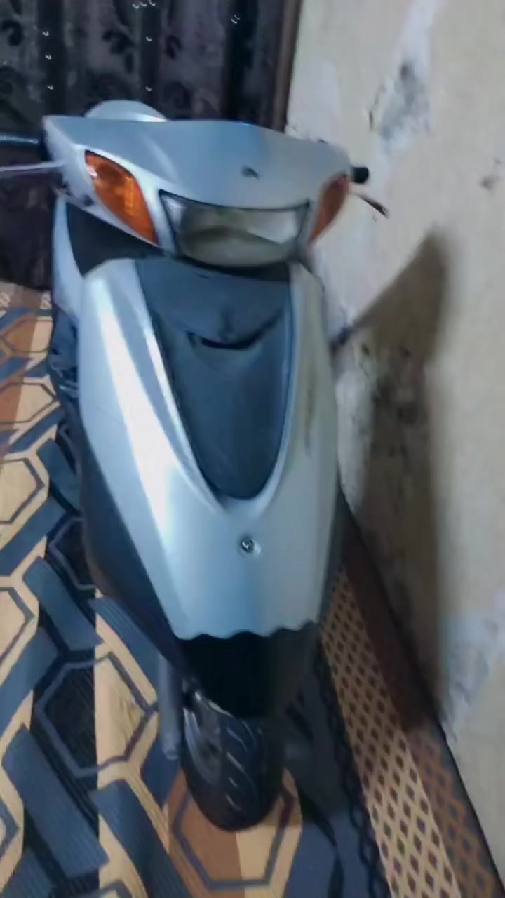 سلام عليكم دراجه لبيع بريز لايت فرك حديث كهربائيات كاملة كلهة شغالة مكينة ممفتوحة
دبلان شغال العنوان بغداد مدينة الصدر قطاع 14الهاتف *********** السعر 650وبيهة مجال حك الجية
