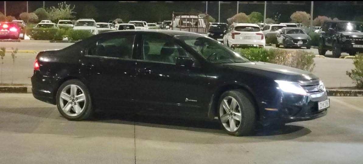 سلام علیكم فۆڕت فیوشنی ٢٠١٠ هایبرید 
ڕەشی قەتران  بێ بۆیاخ دو سێ پەڵە ساردی هەیە  پێوەی دیار نیە 
سیستمی پارڵێڵ هایبرێد بیلاد  
تحدید سورعە
هایبریدە  و تراكشن و مواسەفاتەكانی ناسراوە  مەكینەی  ٢.٥  نەفسی ئەوانەی ترە 
بە شەرتی گێڕ مەكینە  بۆیاخ تەحویل غرامە   سەنەوی و فەحسو هەزەی تازەیە پلێتی ڕەقەمی تازەیە ڕەقەم هەولێرە  لە سلێمانیە سەیارەكە هیچ مەسرەفی نیە  .

تب  ( هەموو پارچەیەكی یەدەگی بیلادی سەیارەكە بە هایبرێدەكەشیەوە لە ناوچەی پیشەسازی سلێمانی بەردەستە ) 
نرخیشی ٨٦ و مەجالێكی كەم  تكایە ئەگەر كڕیار نیت لە كات خۆت و ئێمەش مەگرە 
***********
*********** السليمانية, العراق
