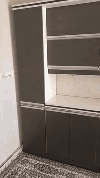 كاونتر خشب قياس مترين ونص  والسنك متر ونص كلش نضيف تفصال للاستفسار ***********
