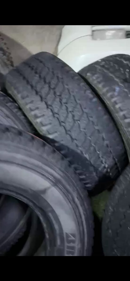 تخم تاير برجستون اخو الجديد
17 / 70 / 265
السعر 225
***********
