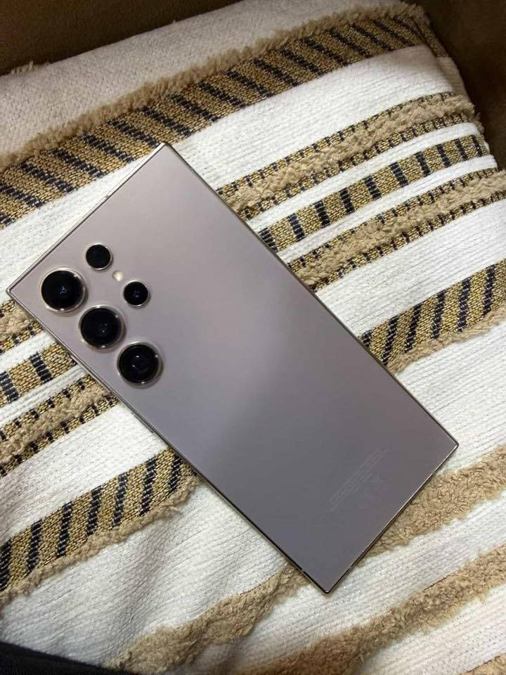 السلام عليكم s24الترا
مساحه 256. السعر 1.000.000وبي مجال للشراي 
دبل سيم كارت 
بعده بل ضمان نضافه100‎%‎

بغداد مدينة الصدر ***********
